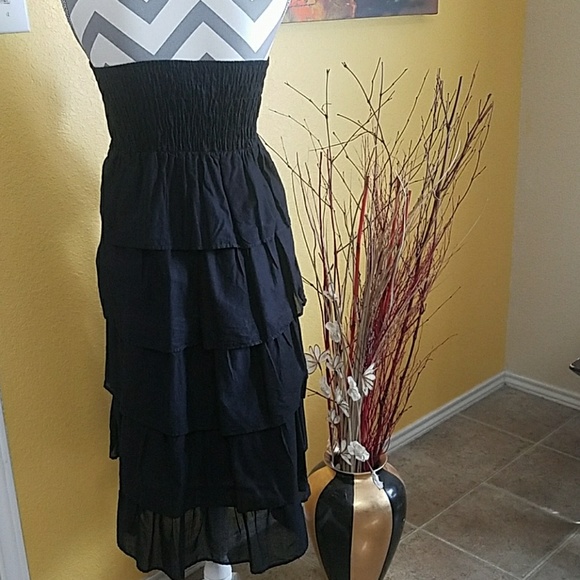 BLACK STRAPLESS RUFFLE DRESS - Picture 2 of 3